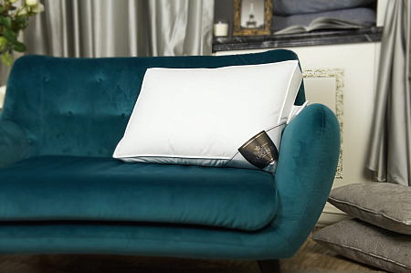 Подушка Trois Couronnes Lord