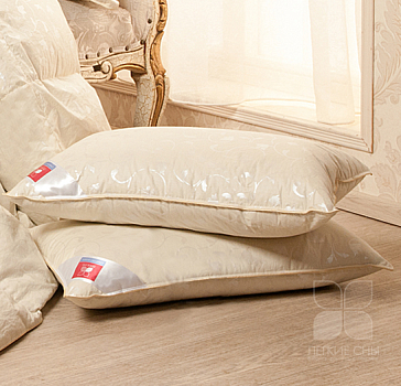 Подушка Camelia Light Dreams