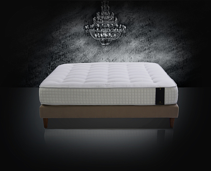 Trois Couronnes Queen