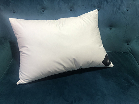 Подушка Trois Couronnes 5 Star Residences Luxury Resort Firm