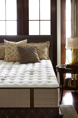 Stearns&Foster Estate