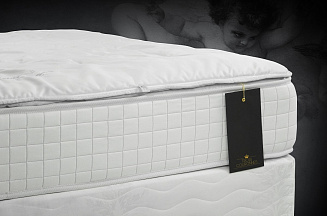 Топпер Trois Couronnes Prive