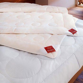 Одеяло Brinkhaus Mahdi Satin Light